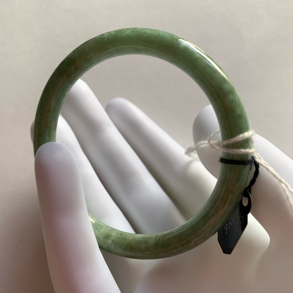 740) antique BRIGHT LIME GREEN Burma Jadite BANGLE
